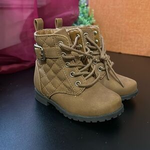 Toddler boots. Size 6